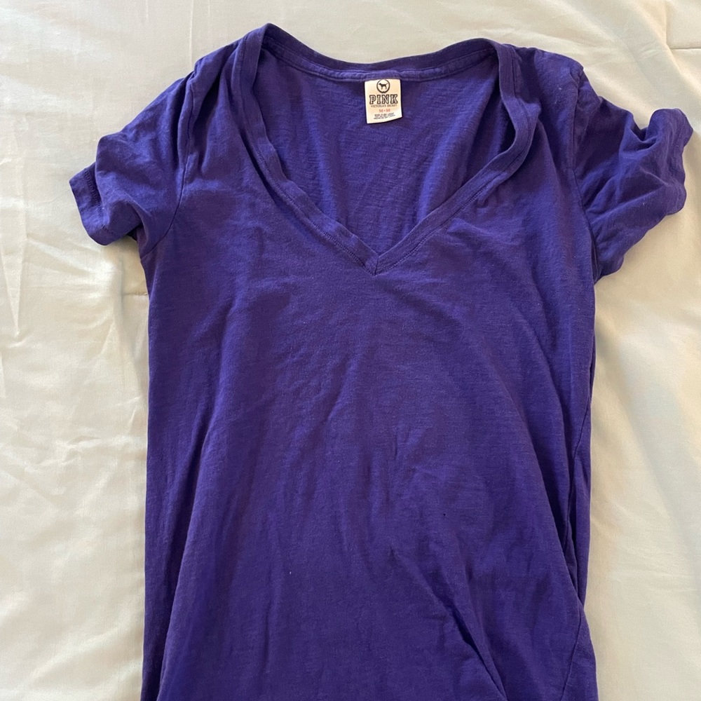 Vintage PINK Victoria’s Secret purple v neck t-shirt size medium